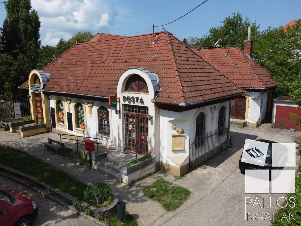 Pécs, Szabolcsfalu központjában 240 m2-es hasznos alapterületű ház eladó.